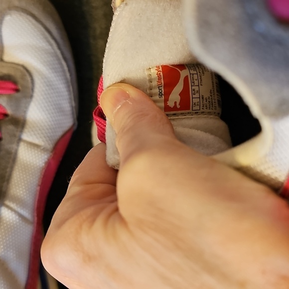 Puma Speeder Women's Gray and Pink Athletic Sneakers - Picture 9 of 9